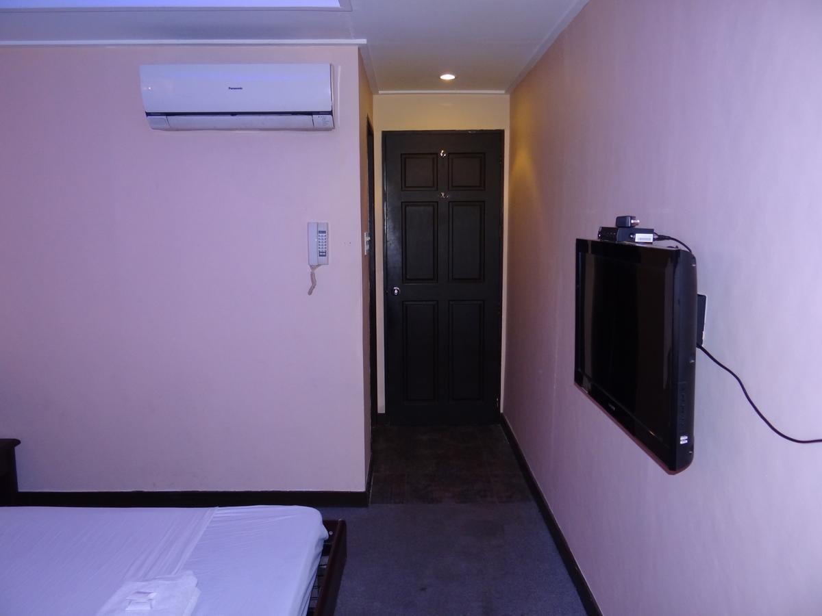 Elegance Guesthouse Pasay Exterior foto